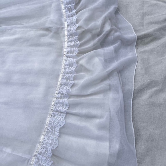 SOLD! โ
Vintage 1970โs Gunne Sax Peasant Style Lace Wedding Formal Gown - Picture 3 of 7